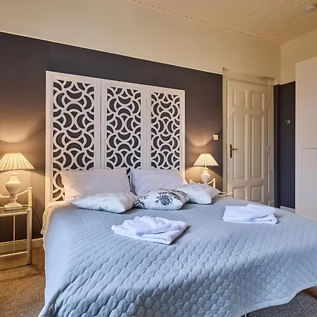 Nyaraló Chateau By Interhome