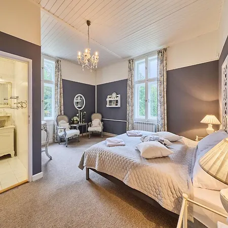 Chateau By Interhome *