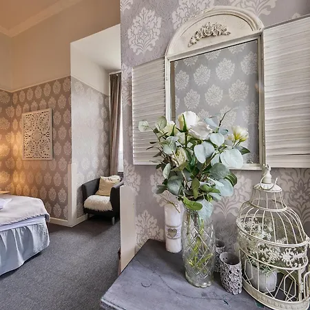 Chateau By Interhome Nyaraló Josefŭv Dŭl