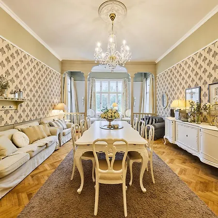 Chateau By Interhome *