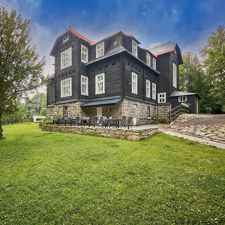 Chateau By Interhome * Josefŭv Dŭl
